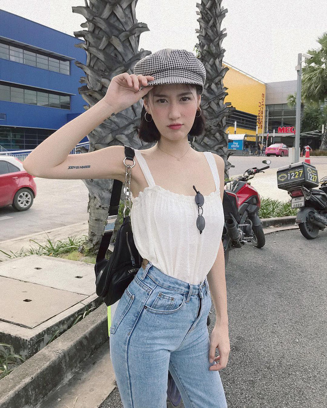 Theo dõi những hình ảnh mà cô nàng này đăng tải trên trang cá nhân, bạn có thể nhận ra phong cách của Grace Buchita không khỏi ồ lên bởi chính phong cách thời trang của cô nàng này đã xóa đi tuổi tác.