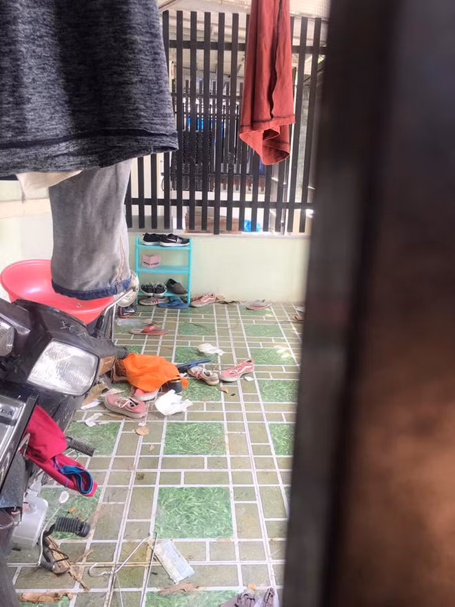 Những bức ảnh tố cáo phòng trọ sinh viên bẩn như bãi rác không còn xa lạ. Trên Facebook những bức hình về căn phòng lộn xộn, bát đũa đồ đạc vứt tứ tung thi thoảng vẫn xuất hiện và trở thành chủ đề bàn tán sôi nổi của cộng đồng mạng.