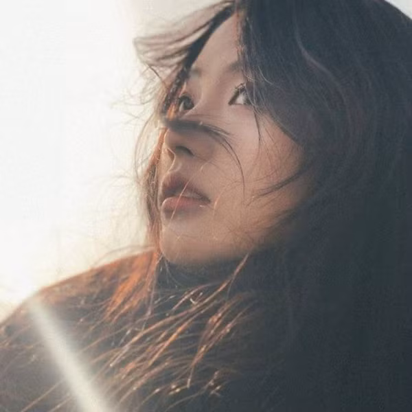 Vẻ đẹp trong trẻo, mộc mạc, Huệ khiến cộng đồng mạng hi nhau "xin link" bằng được chỉ sau thời gian ngắn xuất hiện.