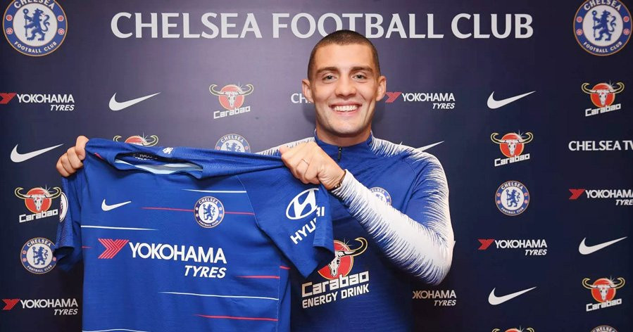 CLB Chelsea vừa thông báo chính thức bản hợp đồng Mateo Kovacic. Tiền vệ người Croatia rời Real Madrid đầu quân cho đội bóng thành London theo dạng cho mượn 1 năm, không kèm điều khoản mua đứt.