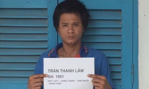 Bi bat vi khong doi mu MBH, nem da vo kinh tru so CA