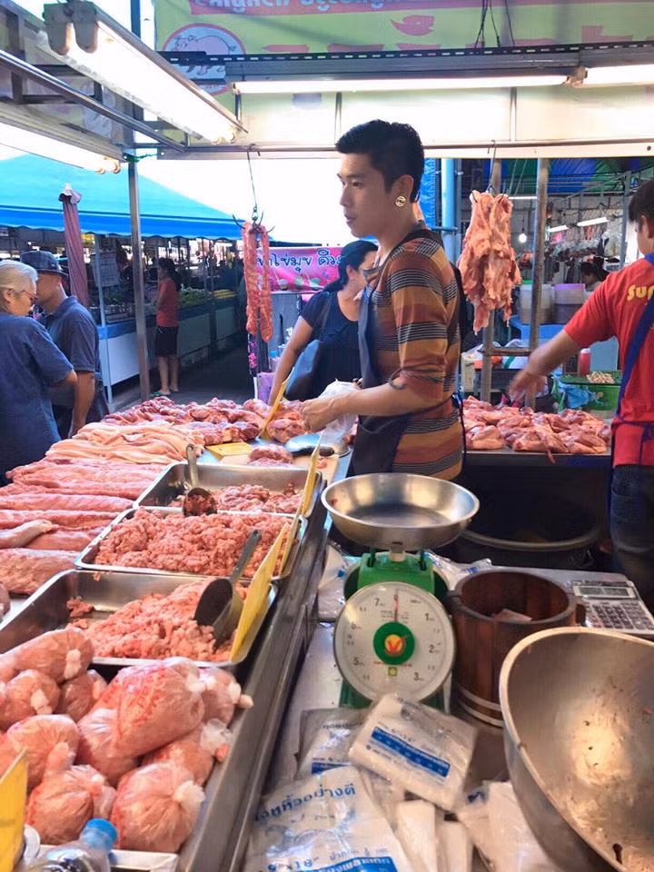 Gia đình hạnh phúc của Bancha Taeduemphan đang là mẫu gia đình làm nhiều người phải ngưỡng mộ.