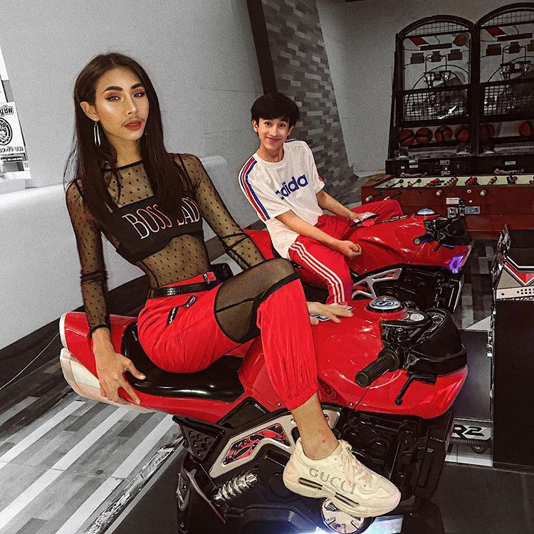 Trên trang cá nhân của Month và Fluke không thiếu những hình ảnh ngọt ngào khi cặp kè bên nhau.