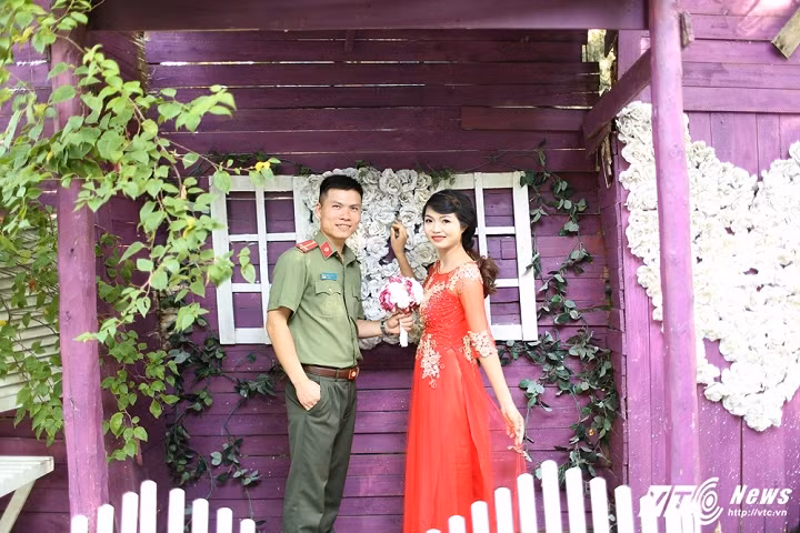 Thúy quê ở Tân Yên – Bắc Giang và hiện đang công tác tại Công an TP Bắc Giang. Thuận ở Lục Ngạn, hiện đang công tác tại Công an tỉnh Bắc Giang.