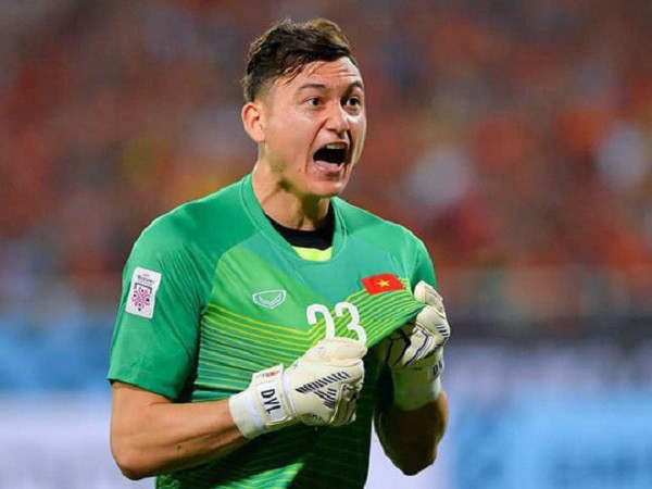 Doi hinh nao giup doi tuyen Viet Nam hien ngang tai Bukit Jalil?