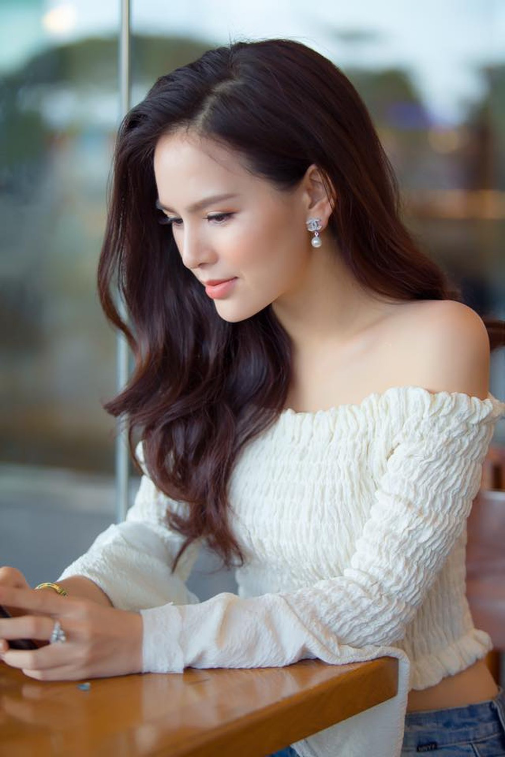 Nhắc đến Phi Huyền Trang, người ta nghĩ ngay đến vai diễn gợi cảm trong series phim sitcom Ghiền Mì Gõ. Đó cũng chính là lý do khiến cô được cộng đồng mạng yêu thương và đặt cho cô biệt danh "Thánh nữ mì gõ".