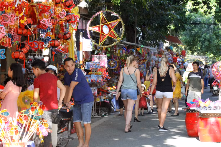 Nguoi dan Ha Noi choi Trung thu som, 