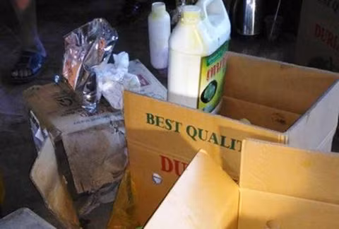 Lâm Đồng Hãi hùng sầu riêng nhúng hóa chất cho nhanh chín Lam Dong Hai hung sau rieng nhung hoa chat cho nhanh chin