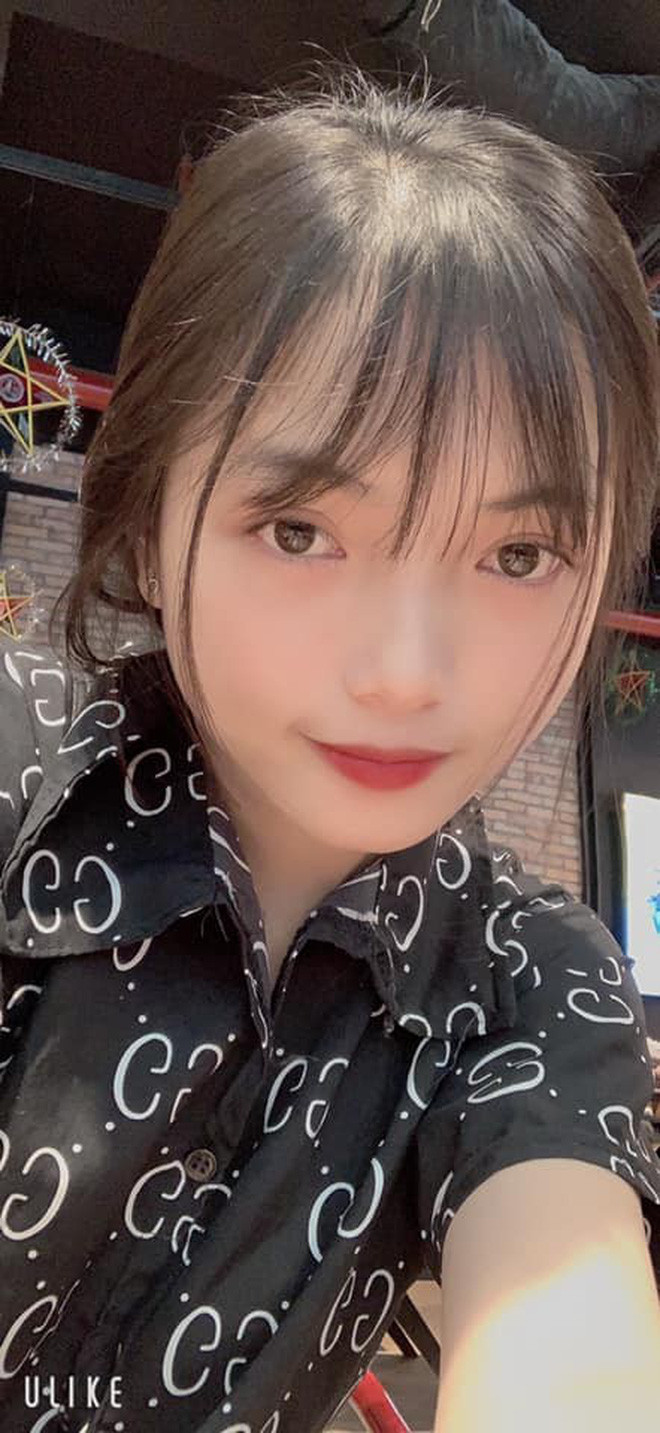 Tuy nhiên, bên cạnh những lời khen dành cho ngoại hình dễ thương của Hạ thì xuất hiện nhiều bình luận cho rằng cô bạn cố gắng diễn, làm màu để được nổi tiếng.