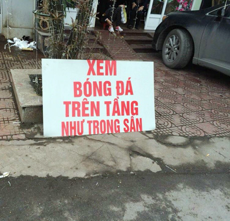 Bên cạnh đó những dịch vụ đi kèm cũng khá ăn khách khi hiện tượng vỡ sân xảy ra.