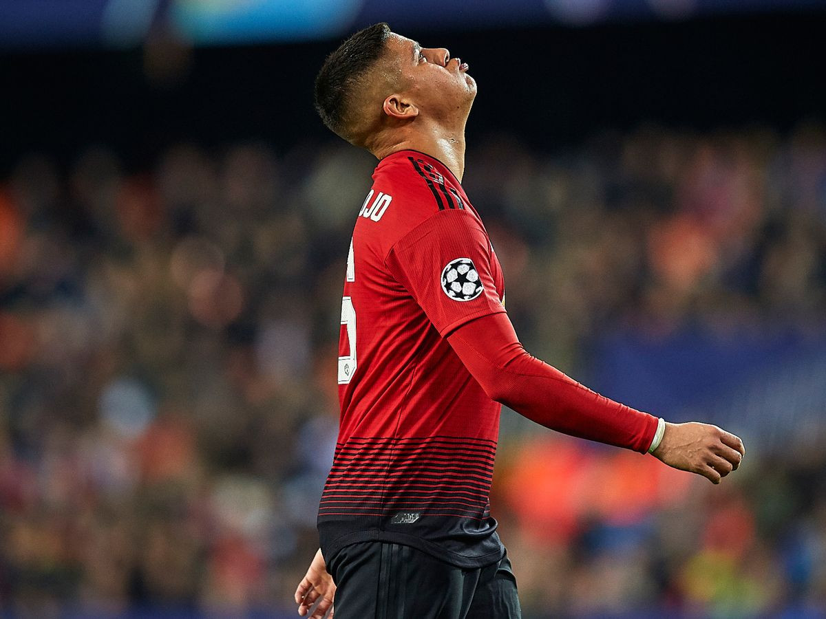 Ngôi sao thất sủng của MU là Marcos Rojo có khả năng sẽ rời nước Anh, chuyển sang Thổ Nhĩ Kỳ thi đấu trong màu áo của Fenerbahce.
