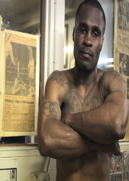 Tháng 7/2013, cựu võ sĩ quyền Anh hạng bán trung người Mỹ, James Page đã bị cảnh sát nước này bắt giam vì cáo buộc có liên quan đến 8 vụ cướp ngân hàng ở San Francisco. 2 ngày sau khi thực hiện trót lọt vụ trộm cuối cùng tại ngân hàng Wells Fargo ở Lafayette, James Page đã bị tóm.