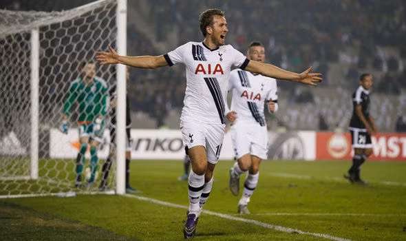 Harry Kane đã chứng minh cho nhiều thấy rằng anh không phải dạng ngôi sao một mùa. Kane hiện tại đang là tiền đạo đứng trong top những cầu thủ săn bàn tốt nhất giải Ngoại hạng mùa này, chân sút 22 tuổi đã có tổng 19 bàn thắng, hai đường kiến tạo trong tổng số 30 trận thi đấu cho Tottenham Hotspur ở mùa bóng năm nay.