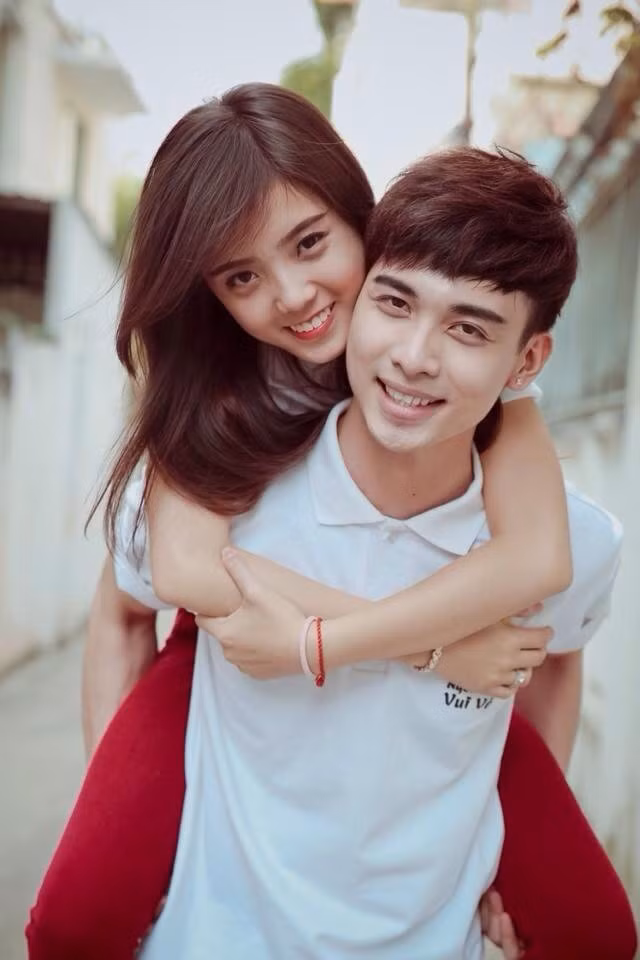 Lâm Á Hân và Minh Tú đều là những thành viên chủ chốt trong nhóm hài BB&amp;BG. Rất nhiều người tiếc cho chuyện tình 6 năm của cặp đôi này. Trong cuộc trả lời phỏng vấn mới nhất, Á Hân và Minh Tú đều khẳng định sẽ vẫn góp mặt cùng nhau trong những clip tiếp theo của BB&amp;BG.