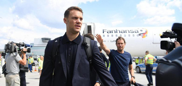 Đón tiếp các cầu thủ ĐT Đức sau khi trở về từ World Cup 2018 không có nhiều người hâm mộ mà chủ yếu là phóng viên của các hãng truyền thông.