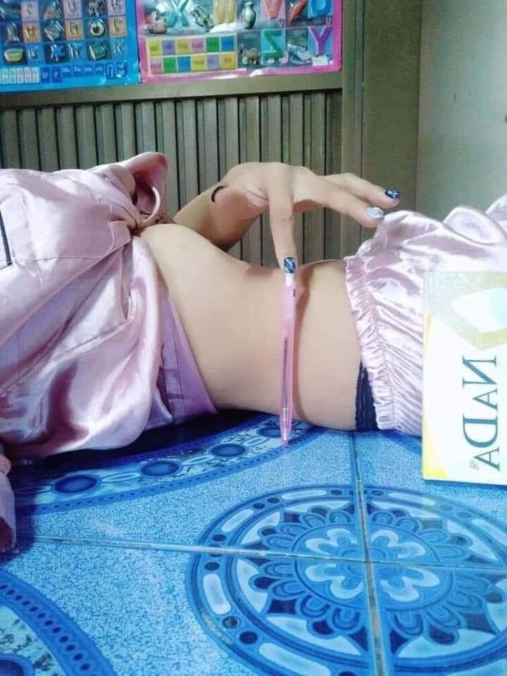 Nếu eo của bạn chỉ chiếm khoảng 2/3 chiều cao cây bút thì có nghĩa là bạn đang sở hữu một vòng 2 khá săn chắc, nhỏ nhắn và là ước mơ của bao cô gái khác.