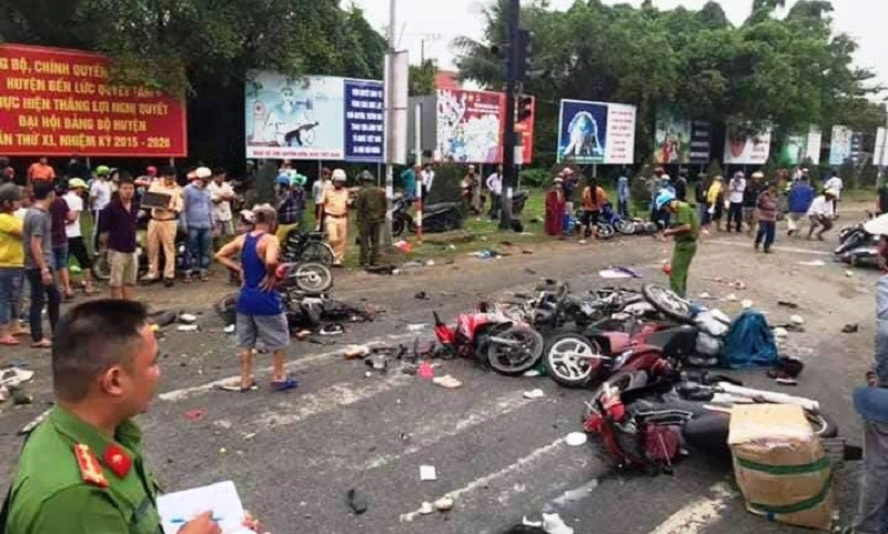 Phan no voi clip che vu tai nan kinh hoang o Long An thanh tro dua