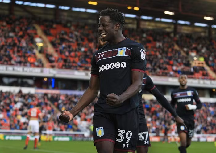 M.U săn sao trẻ Aston Villa: Theo thông tin chuyển nhượng bóng đá từ tờ Mirror, M.U đã cử trinh sát theo dõi Keinan Davis của Aston Villa, với phong độ thi đấu ngày một ấn tượng kể từ khi được "ra mắt" ở giai đoạn cuối mùa giải trước. Ảnh: Mirror