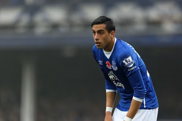 Ramiro Funes Mori được ví như tấm khiên trước khung thành của Everton trong chiến thắng của CLB này trước CLB Aston Villa vòng đấu vừa qua. Chính sự vững chắc của cầu thủ người Argentina đã điền tên anh vào danh sách đội hình tiêu biểu vòng đấu thứ 13 giải Ngoại hạng Anh 2015/2016.