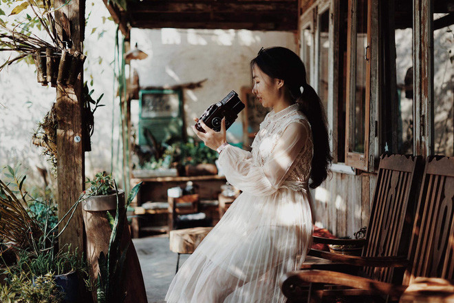 Cô nàng cũng chia sẽ rằng nghề Giáo viên giúp bản thân sống có trách nhiệm hơn trong mọi việc, đặc biệt là để hoàn thiện bản thân hơn để làm gương cho học trò.