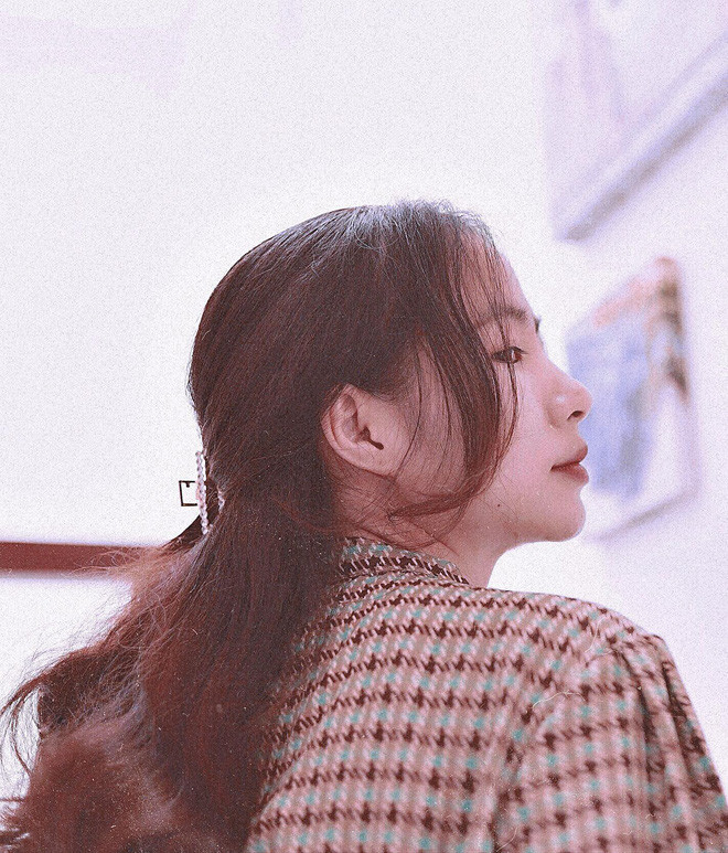 Liên hệ với Minh Hương, cô nàng cho biết bản thân là người không vồn vã nên việc được mọi người quan tâm, chú ý, đó cũng là một điều đáng trân quý.