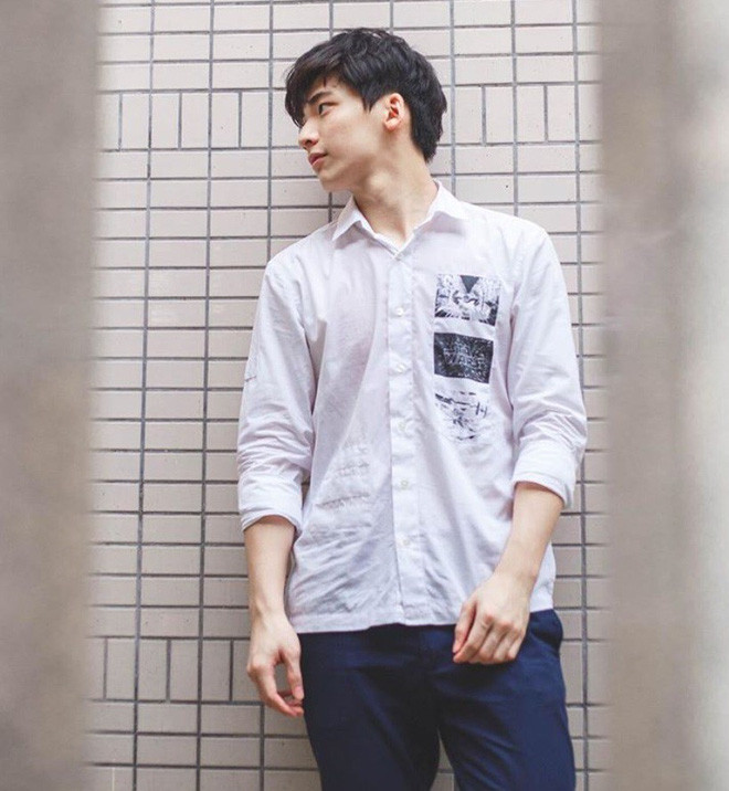 Không hút hồn về ngoại hình thư sinh, Ponlawit còn gây mê cho các chị em bằng tài năng ở những môn thể thao. Hot boy Thái Lan này có thể chơi rất nhiều môn thể thao khác nhau như bóng đá, bóng rổ hay cả cầu lông.