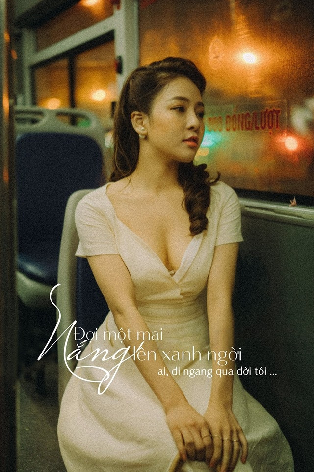 Hot girl Trâm Anh nổi tiếng khi theo đuổi phong cách sexy, gợi cảm đến nghẹt thở. Cô nàng này không ngần ngại chia sẻ điều này bằng những bộ ảnh nóng bỏng trên trang cá nhân.