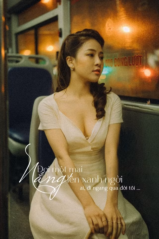 Hot girl Trâm Anh nổi tiếng khi theo đuổi phong cách sexy, gợi cảm đến nghẹt thở. Cô nàng này không ngần ngại chia sẻ điều này bằng những bộ ảnh nóng bỏng trên trang cá nhân.