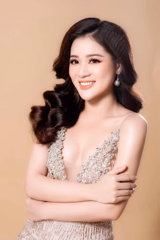 Vòng chung kết cuộc thi Hoa khôi ĐH Sân khấu Điện ảnh TP HCM kết thúc với chiến thắng thuộc về Nguyễn Yến Nhi, nữ sinh khoa Diễn viên kịch điện ảnh.