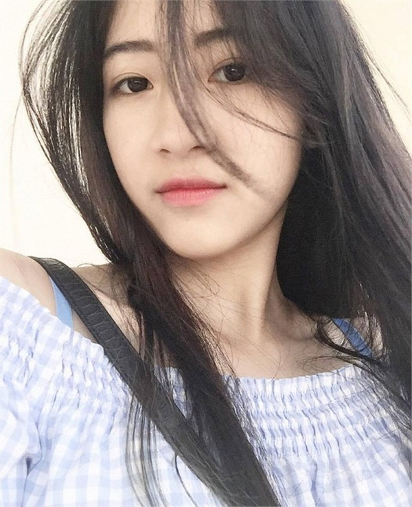 Thùy Linh được nhiều người khen ngợi với vẻ ngoài dễ thương, tính cách nhẹ nhàng, hợp với vai diễn sắp tới trong bộ phim sitcom Siêu Quậy TV.