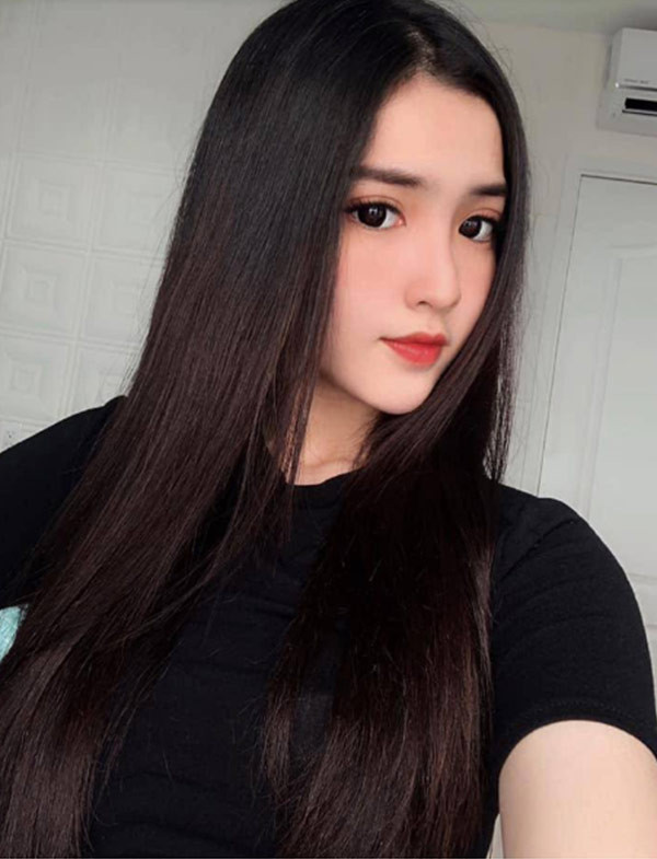 Theo nhiều người, Đoan Nghi thuộc tuýp con gái năng động, dù trong trang phục nào cô nàng cũng toát lên sự hấp dẫn "chết người".