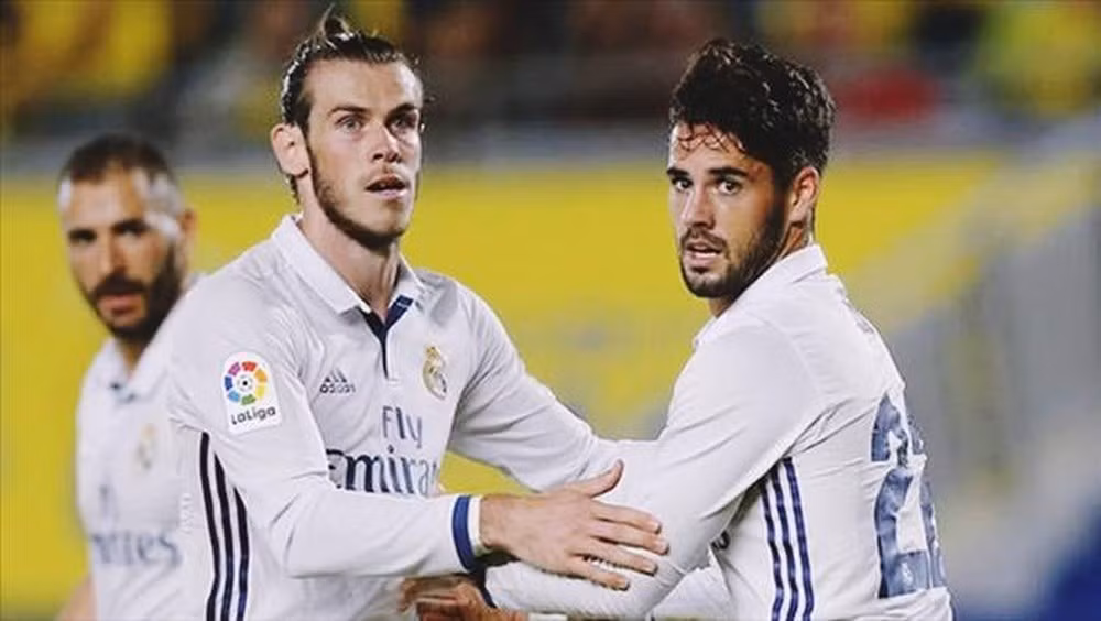 Cả Isco và Bale đều đang "rục rịch" tại Bernabeu và M.U có thể hốt hết cặp đôi người thừa của Real.