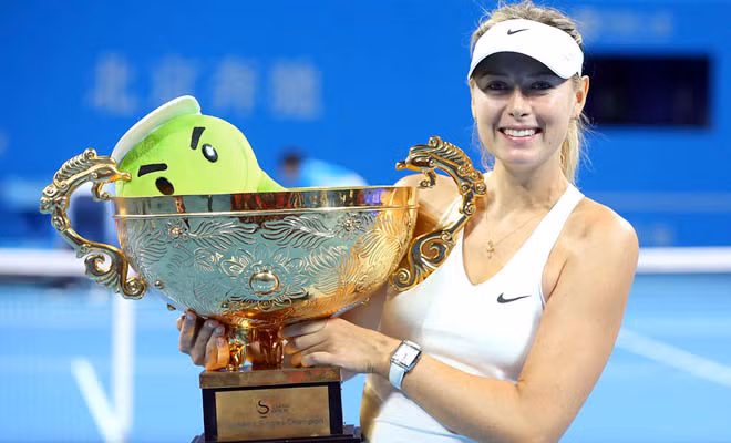 Nhờ sở hữu vẻ xinh đẹp cùng tài năng banh nỉ, Sharapova đã chiếm trọn trái tim của rất nhiều NHM. Thế nhưng chỉ vì việc dính vào bê bối Doping đã phá đi tất cả những gì mà cô gái này từng dày công vun đắp.