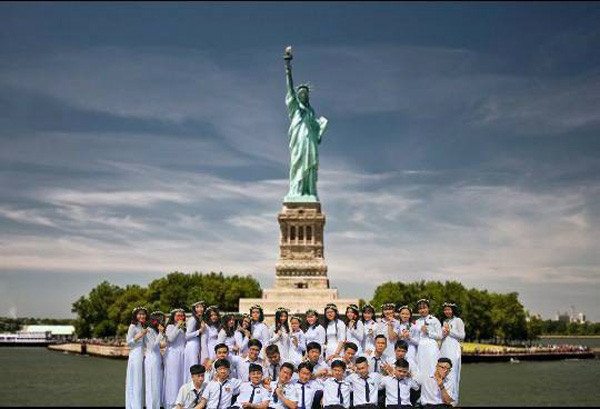 Ước mơ được đi du lịch vòng quanh thế giới là điều bất cứ ai trong chúng ta đều hy vọng. Nhưng khi điều kiện không cho phép thì chớ phải lo vì chúng ta đã có công cụ cắt ghép ảnh photoshop.