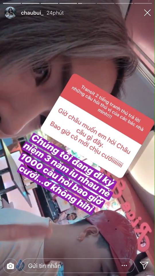 Story của Instagram bỗng sôi động hẳn lên nhờ tính năng đặt câu hỏi. "Chủ thớt" chỉ cần đặt một cái box nhỏ trên story của mình và mời gọi: "Có ai có câu hỏi gì không mình đang sẵn sàng nè", "Hỏi nhé, mình sẽ giải đáp hết", "Theo trend một chút, bắt đầu từ ai nào...". Và cứ thế, có rất nhiều người đã tham gia vào trò chơi hỏi và trả lời này.