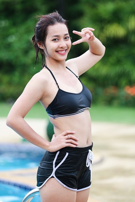 Mặc dù được mệnh danh là "Boxing girl" nhưng Khả Ngân lại rất ít khi diện những bộ đồ như bikini.