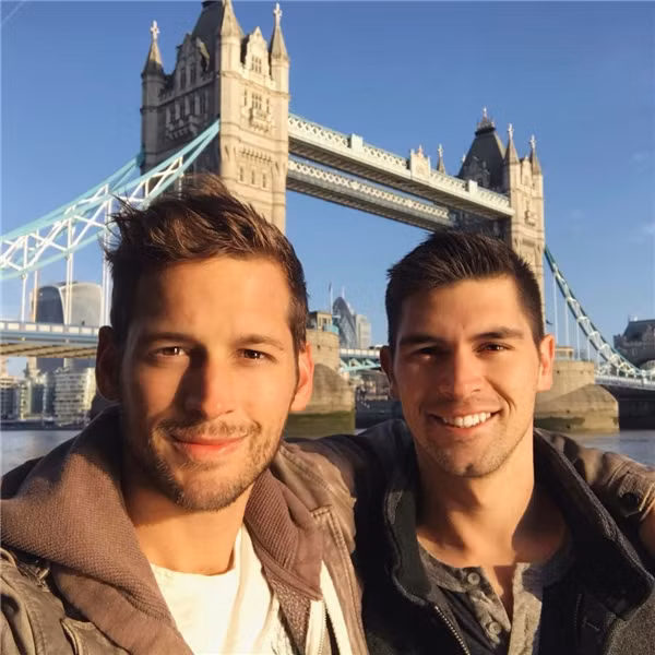 Tuy nhiên việc chấp nhận các cặp đôi đồng tính phục vụ trong quân ngũ cho thấy một dấu hiệu tích cực tích cực và tiến bộ của nền Quốc phòng Mỹ.