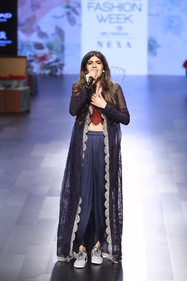 Một năm trước, Ananya đã tung ra single đầu tiên, mang tên ‘Livin’ the life’, trong một sự kiện âm nhạc tại Ấn Độ, nơi có những gương mặt nổi bật trong giới nghệ thuật như Hrithik Roshan, Sooraj Pancholi, Dino Morea và Sohail Khan.