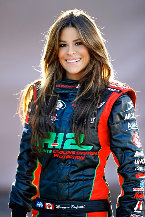 Maryeve Dufault là tay đua sinh năm 1982 người Mỹ gốc Canada. Cô rất nổi tiếng trong giới tốc độ ở Mỹ. Maryeve từng tham dự những giải đua như Formula BMW, Formula Renault hay Paris Nascar.