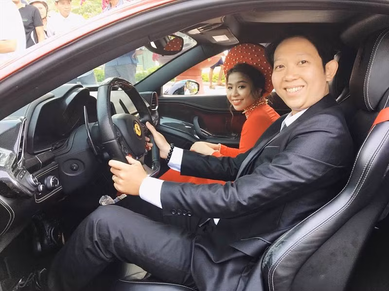 Dàn siêu xe là của anh em, bạn bè cặp đôi yêu quý họ nên chạy từ Sài Gòn về Quy Nhơn để hỗ trợ.