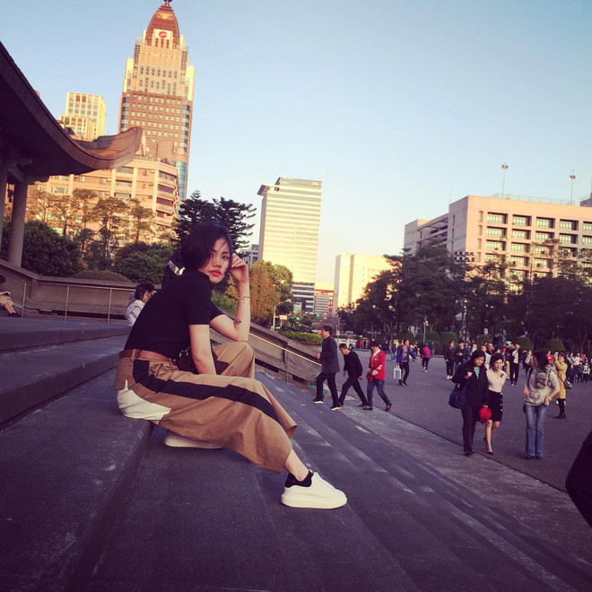 Cũng trên trang cá nhân của mình Huế gửi tới lời nhắn nhủ với các bạn gái rằng: "Mình chỉ muốn nhắn các bạn nữ là có thể bản thân không đẹp nhưng chỉ cần bạn giữ mình sạch sẽ, gọn gàng, thường xuyên mỉm cười, mở mang kiến thức thì sẽ khá hơn. Đừng phàn nàn về ngoại hình mà ba mẹ cho, hãy thay đổi nó một cách tích cực."