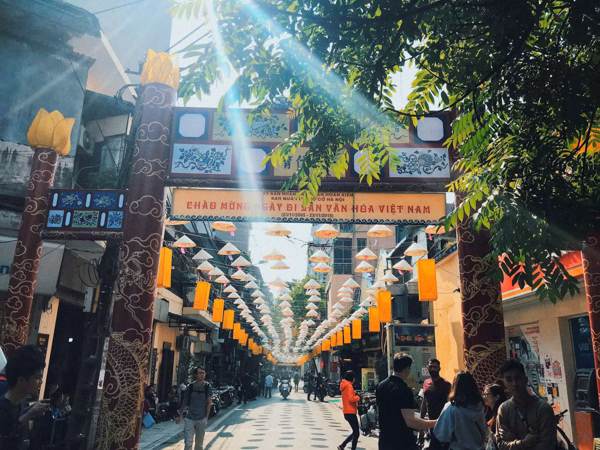 Con phố Đào Duy Từ dưới ánh nắng của những ngày cuối tháng 11.