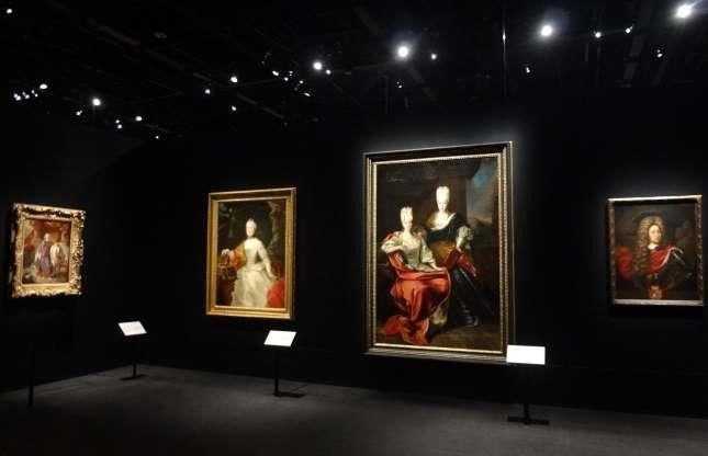 Bên cạnh ngân hàng, Quỹ Hoàng tử Liechtenstein còn quản lý danh mục tài sản khổng lồ bao gồm những công ty giàu có cùng các khoản đầu tư sinh lợi khác. Hoàng gia Liechtenstein cũng sở hữu một bộ sưu tập nghệ thuật đồ sộ với những kiệt tác của các danh họa Raphael, Rembrandt và Van Dyck. Ảnh: Flickr.