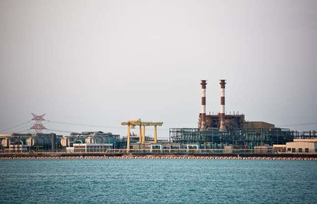 Giống như các hoàng gia khác ở Trung Đông, gia tộc Nahyan gây dựng của cải từ trữ lượng dầu mỏ khổng lồ. Phần lớn tài sản 150 tỷ USD được hoàng gia này tích lũy trong những năm 1970. Ảnh: Shutterstock.