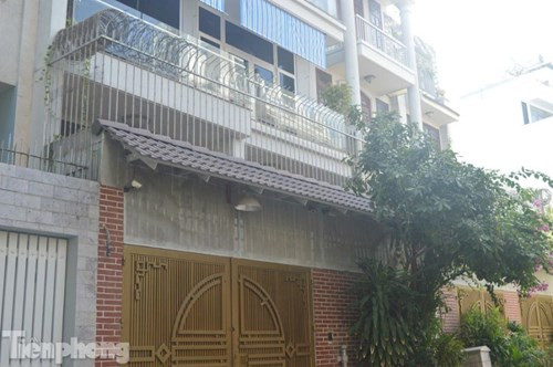 Liên quan đến vụ án tham nhũng tại Vinashin, mới đây Cơ quan an ninh điều tra, Bộ Công an đã bắt giữ bị can Giang Kim Đạt, 38 tuổi, trú tại quận Bình Thạnh, TPHCM, nguyên quyền Trưởng phòng kinh doanh Cty TNHH Vận tải Viễn Dương Vinashin sau nhiều năm bỏ trốn.