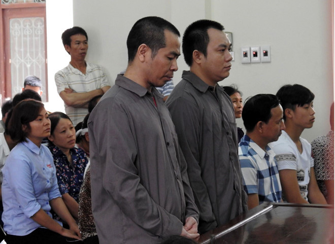 Còn rất nhiều ý kiến của CĐM về vụ việc cũng như bản án tuyên với tài xế container trong vụ xe innova lùi trên cao tốc Hà Nội - Thái Nguyên ngày 19/11/2016.