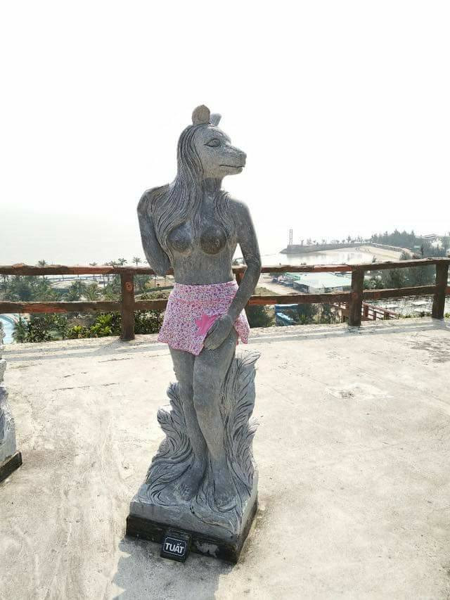 Sau khi bị chỉ trích quá nhiều, Sở Văn hóa - Thể thao Hải Phòng đã làm việc với đơn vị đặt những bức tượng và yêu cầu phải khắc phục, sửa chữa để không gây phản cảm với du khách.