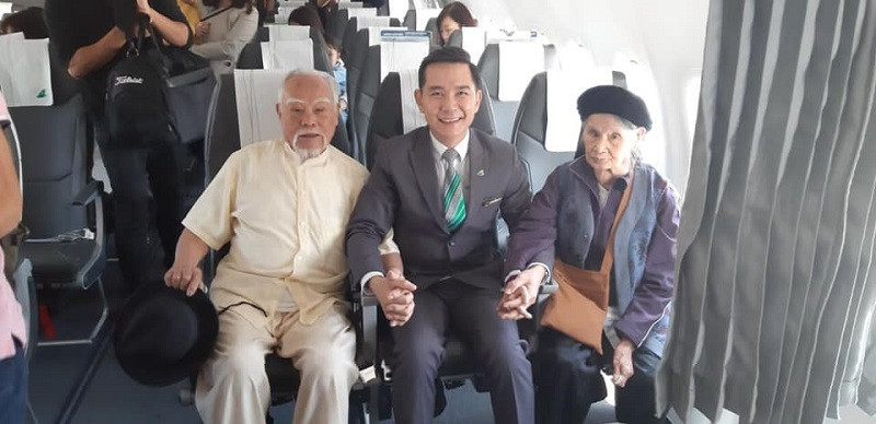 Do từ trước tới giờ, gia đình hiếm khi có dịp được đi chơi đông đủ, nếu là các con đứng ra tổ chức thường lại thiếu người này người kia. Do vậy, ông nội U90 này đã tự đứng lên lo liệu, quyết toàn bộ chuyến đi và buộc các con phải nghe theo.