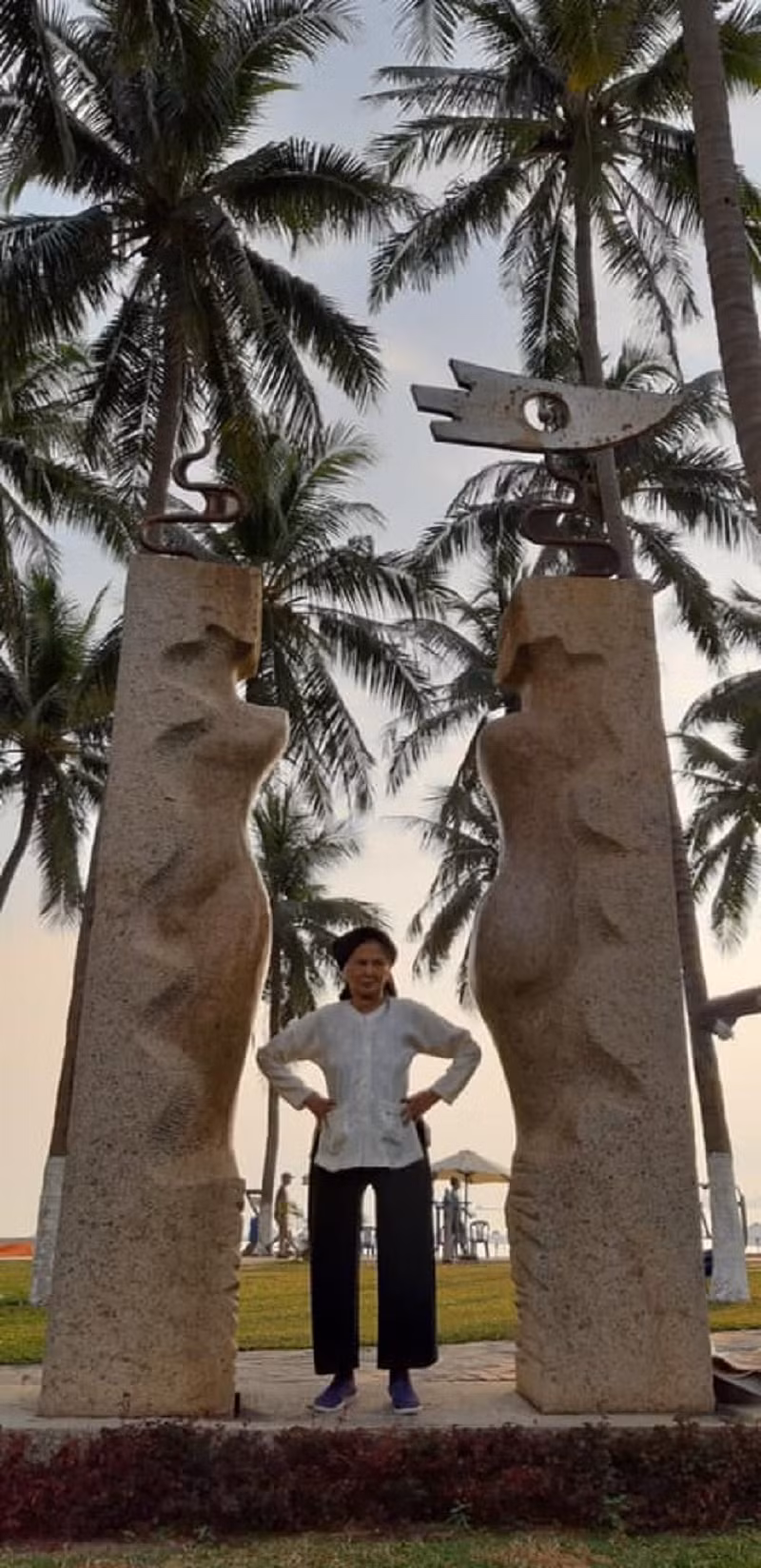 Trước chuyến đi, cả các con lẫn các cháu đều tỏ ra rất hào hứng. Ông cũng chỉ đạo các cháu đặt phòng, vé máy bay cũng như tham khảo các điểm du lịch sẽ đi.