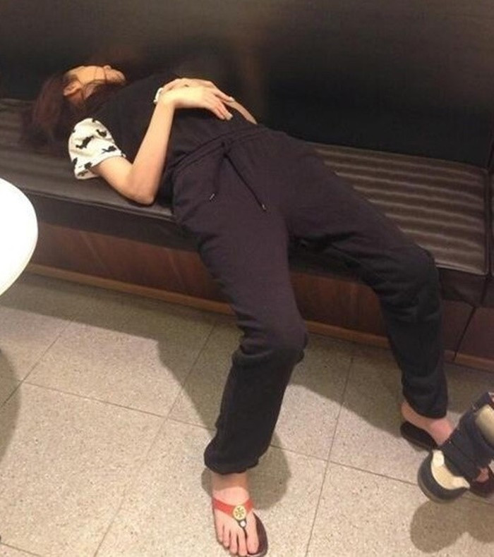 Đơn cử như bức ảnh này, các đấng mày râu đã cho nó cái tên: "Anh ở đầu sông, em cuối sông".